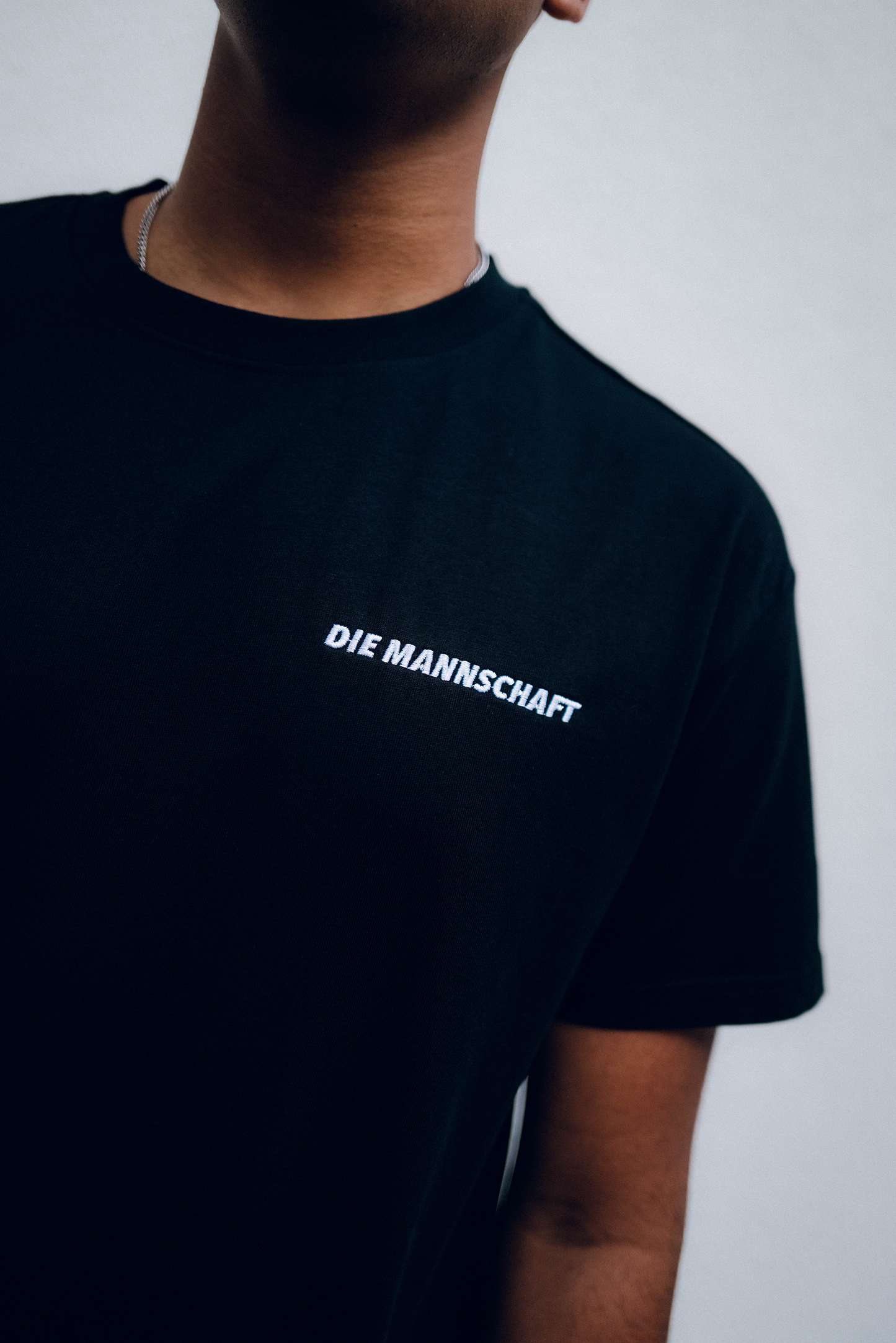 DIE MANNSCHAFT TEE BLACK